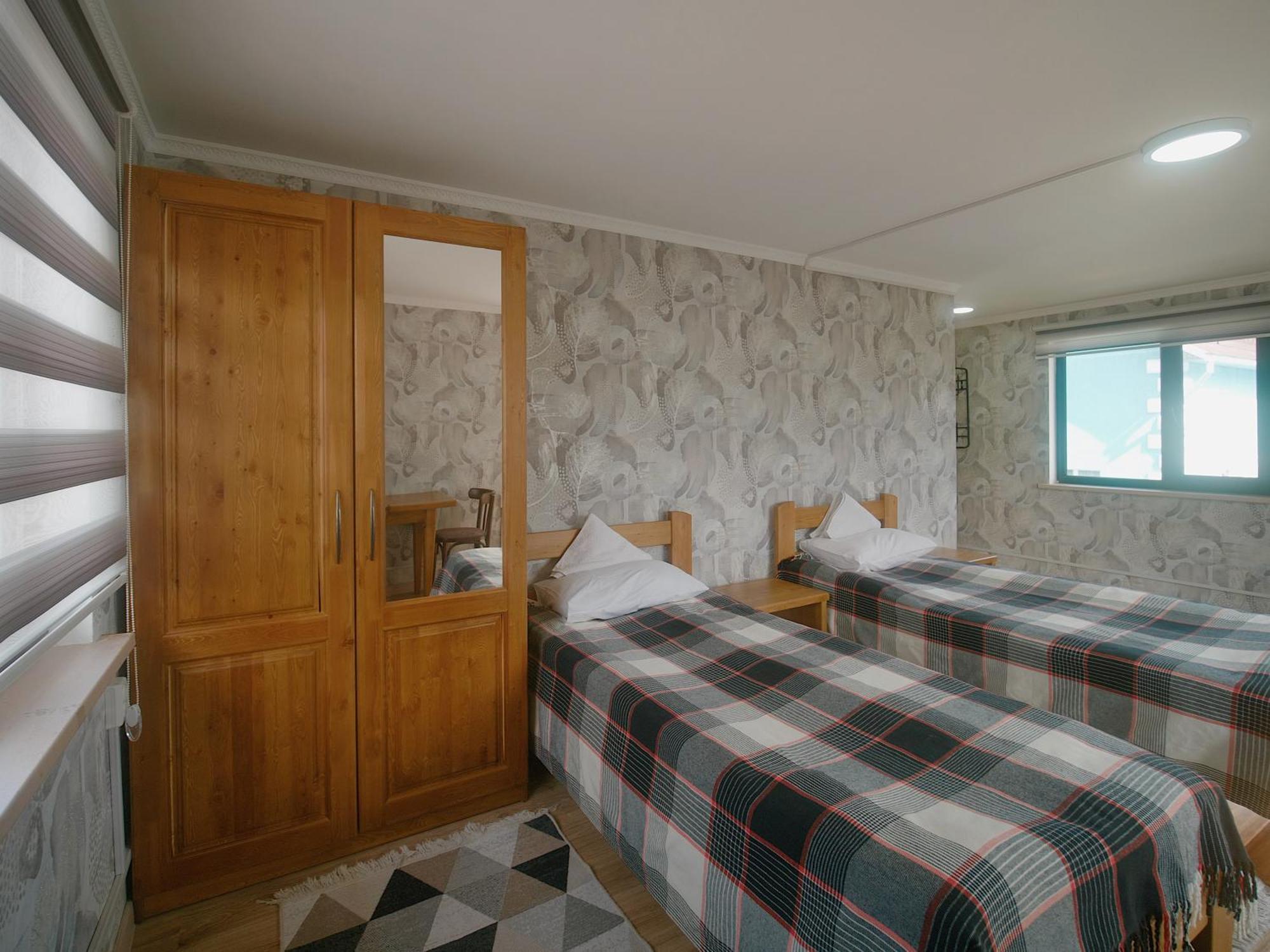 Guesthouse Alakol Karakol Dış mekan fotoğraf
